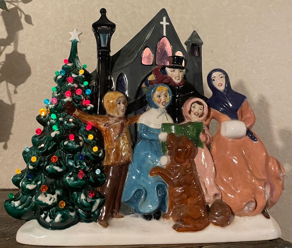 Ceramic - Atlantic - A414 - Carolers In Front Of Church - Carolers (Music) ornament collectible - Main Image 2