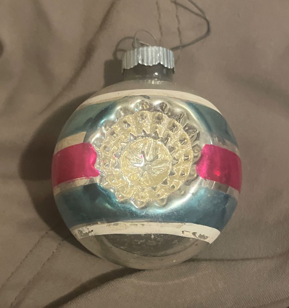 Shiny Brite - Round - Reflector - Double - Star - Double Reflector (Round) ornament collectible - Main Image 2