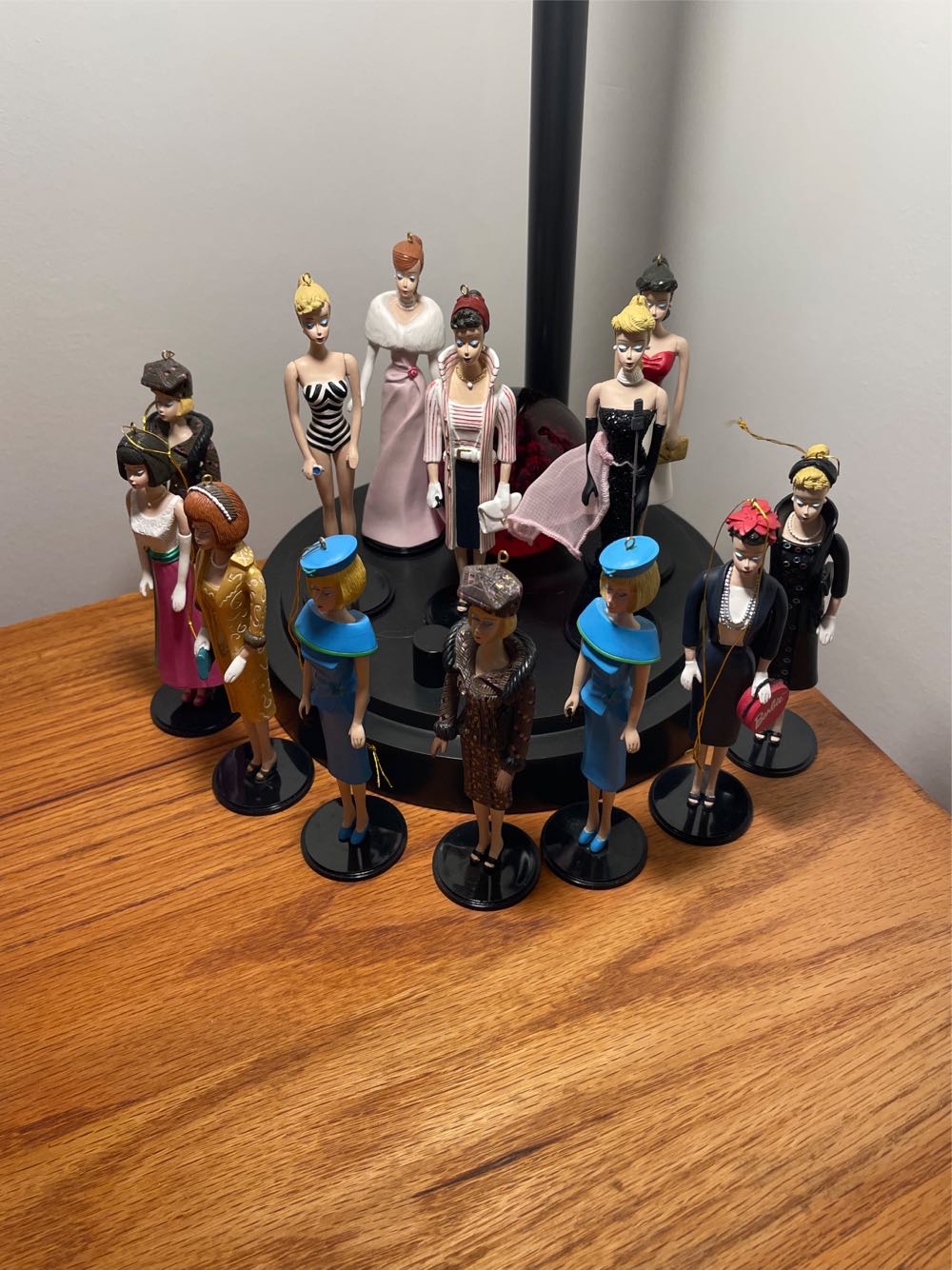 McKee Glass Chevron Jadeite Bulb shaped Bowl 3 footed 