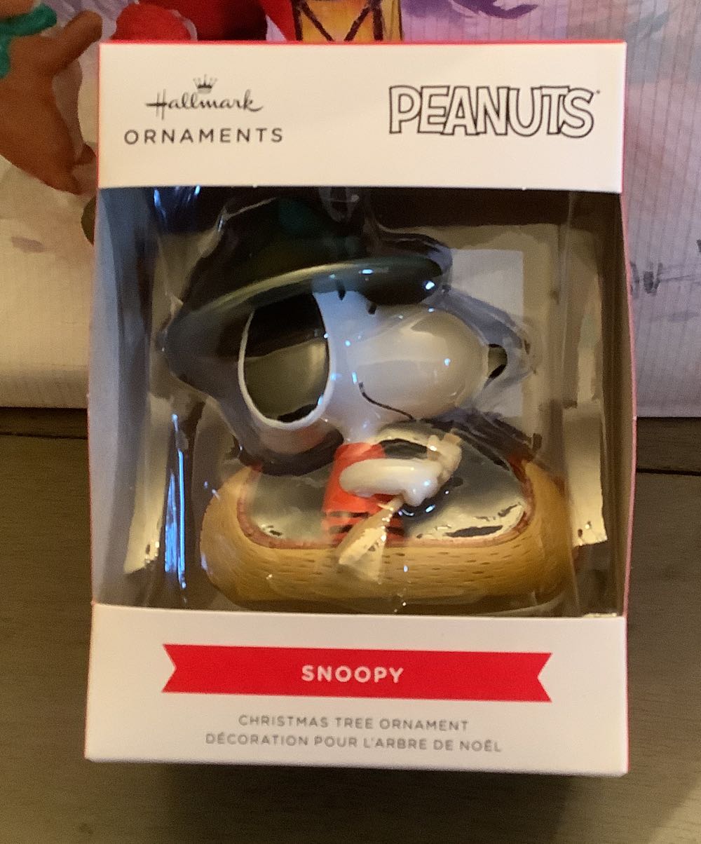 Snoopy - The Peanut’s Gang (Red Box) ornament collectible [Barcode 763795839506] - Main Image 2