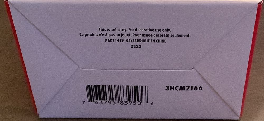 Snoopy - The Peanut’s Gang (Red Box) ornament collectible [Barcode 763795839506] - Main Image 3