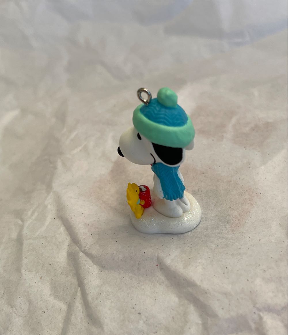 #26 Winter Fun With Snoopy - Winter Fun With Snoopy (Snoopy Series #26) ornament collectible [Barcode 763795810680] - Main Image 4