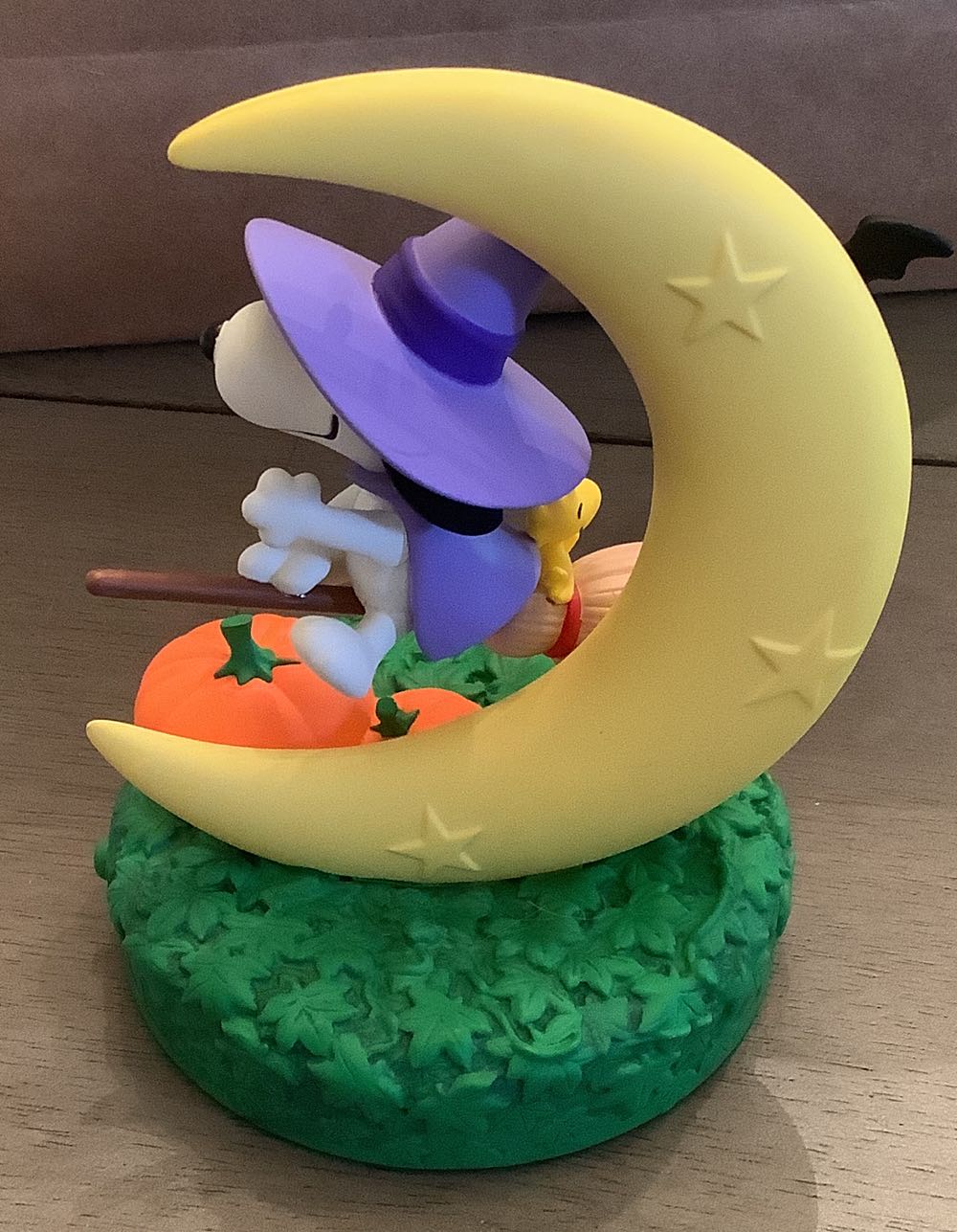 Snoopy’s Moonlit Mischief - Halloween Peanuts (Peanuts) ornament collectible [Barcode 763795818839] - Main Image 4