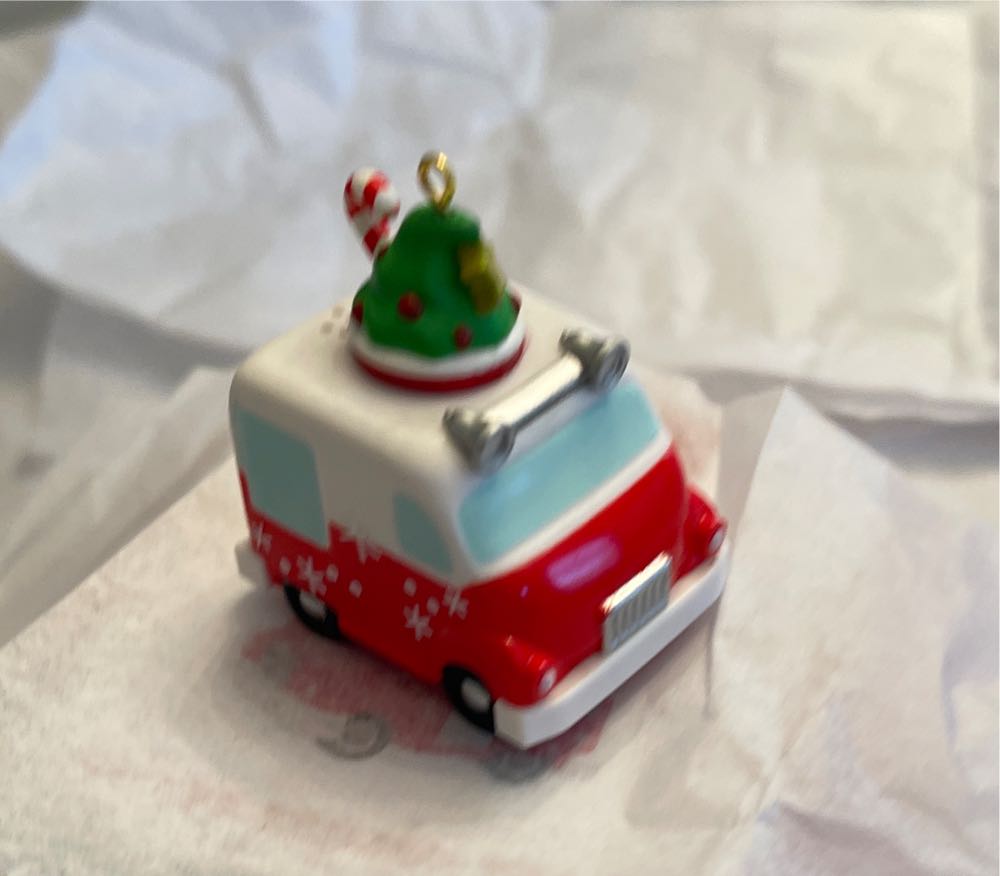 Festive Frozen Treats - Miniature Ornaments (Hallmark Keepsake Miniature) ornament collectible [Barcode 763795788880] - Main Image 3
