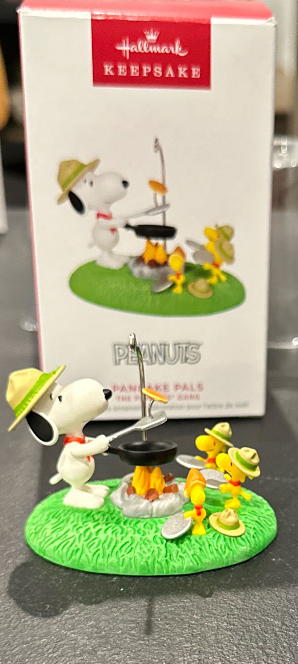 Pancake Pals - The Peanuts Gang (Snoopy & The Beagle Scouts) ornament collectible [Barcode 763795810796] - Main Image 4