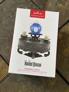 Lefton - Valentine - Shelf Sitters - Boy Serenading Girl - #108