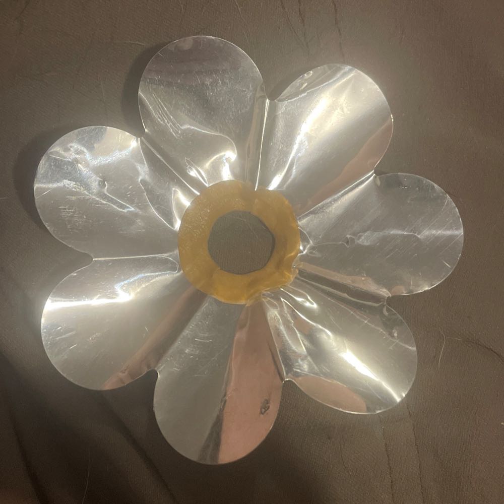Foil - Reflector - Flower - 7 Petal - Silver - Reflector (Christmas Lights) ornament collectible - Main Image 1