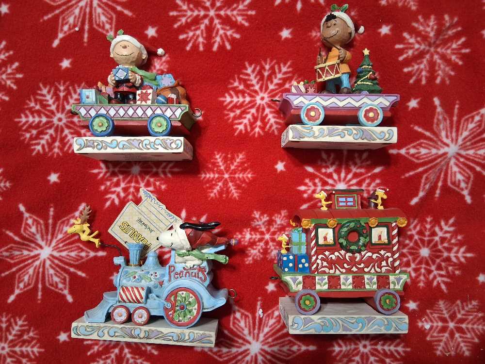 Jim Shore Peanuts Train Set Of 9 Cars   ornament collectible [Barcode 028399368808] - Main Image 2