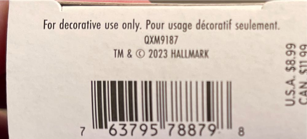Miniature Petite Penguins #8 A Welcoming Wreath - Petite Penguins (Petite Penguins) ornament collectible [Barcode 763795788798] - Main Image 3