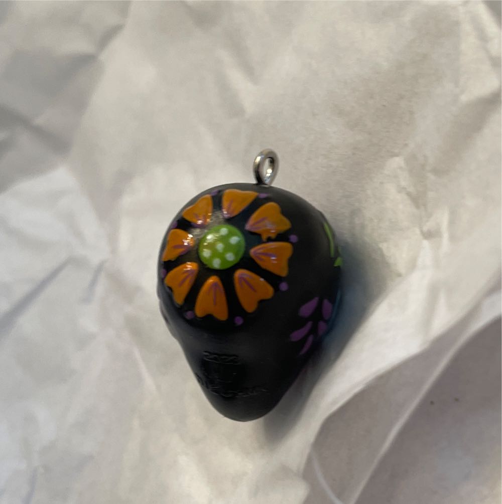 Halloween: M- Sugar Skull - Sweet Sugar Skull (Halloween) ornament collectible [Barcode 763795829576] - Main Image 4