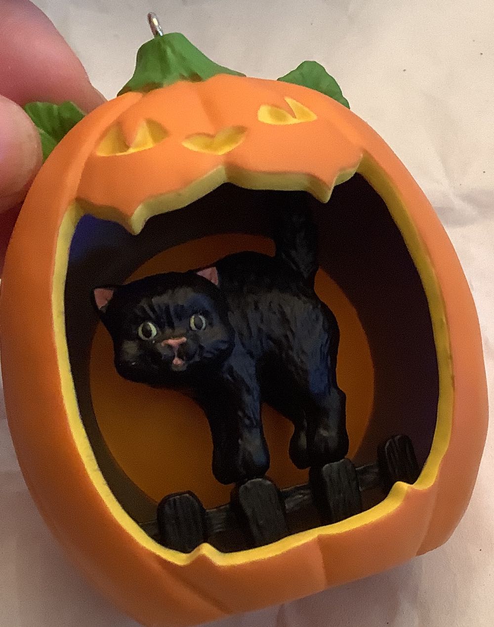 Happy Halloween - Blackcat - Happy Halloween (Jack-O’-Lantern) ornament collectible [Barcode 763795805266] - Main Image 3