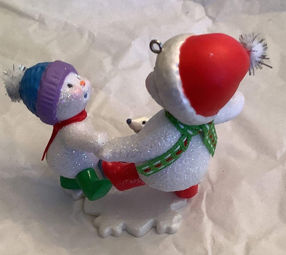 Making Memories #16 Dancing To The Beat (2023) - Making Memories (Snowman) ornament collectible [Barcode 763795783663] - Main Image 4