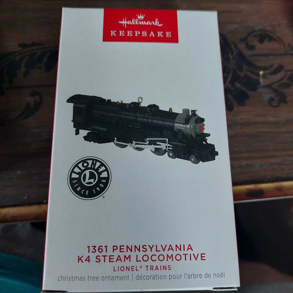 Chenille - Santa On Gifts