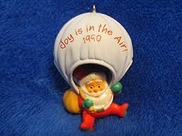 Joy Is In The Air  ornament collectible [Barcode 070000027437] - Main Image 3