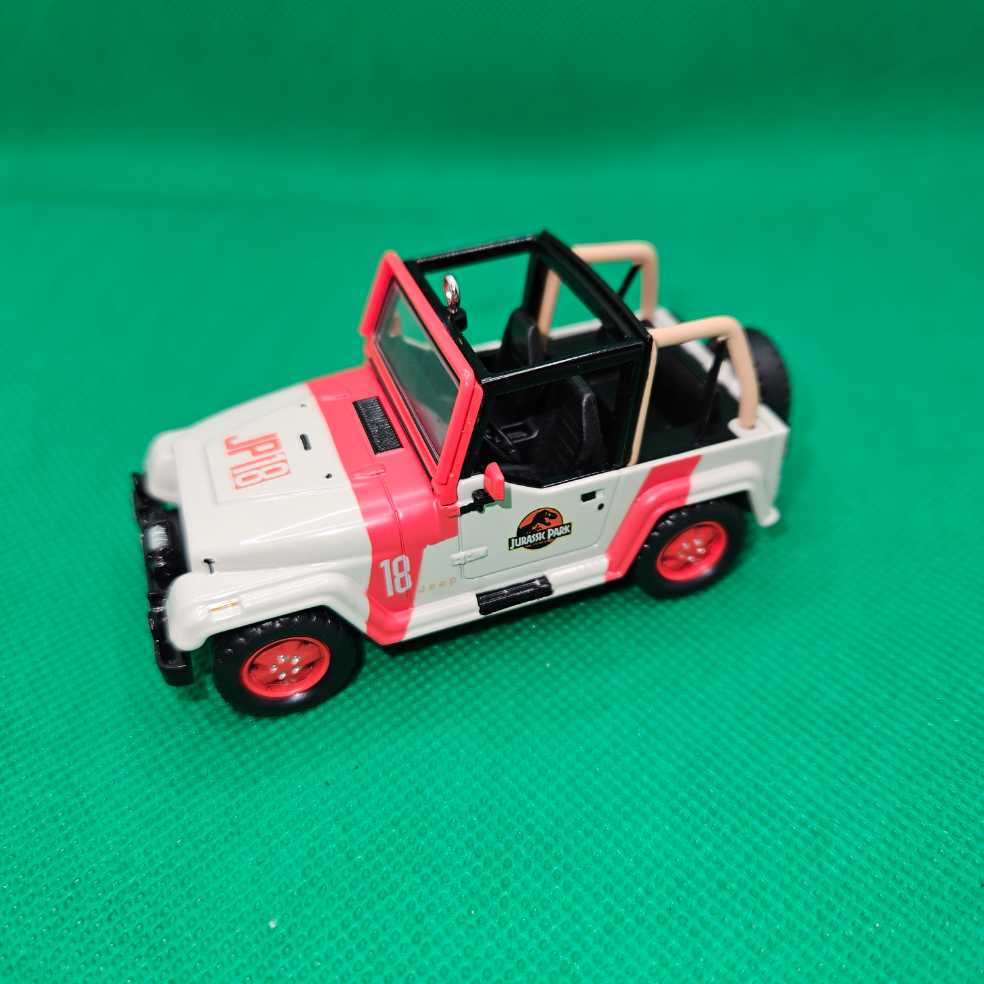 Jurassic Park | 1992 Jeep Wrangler - Jurassic Park (Movies) ornament collectible [Barcode 763795788934] - Main Image 3