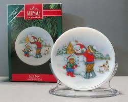 Let It Snow! Collectors Plate - 5th In Series  ornament collectible [Barcode 070000027444] - Main Image 3