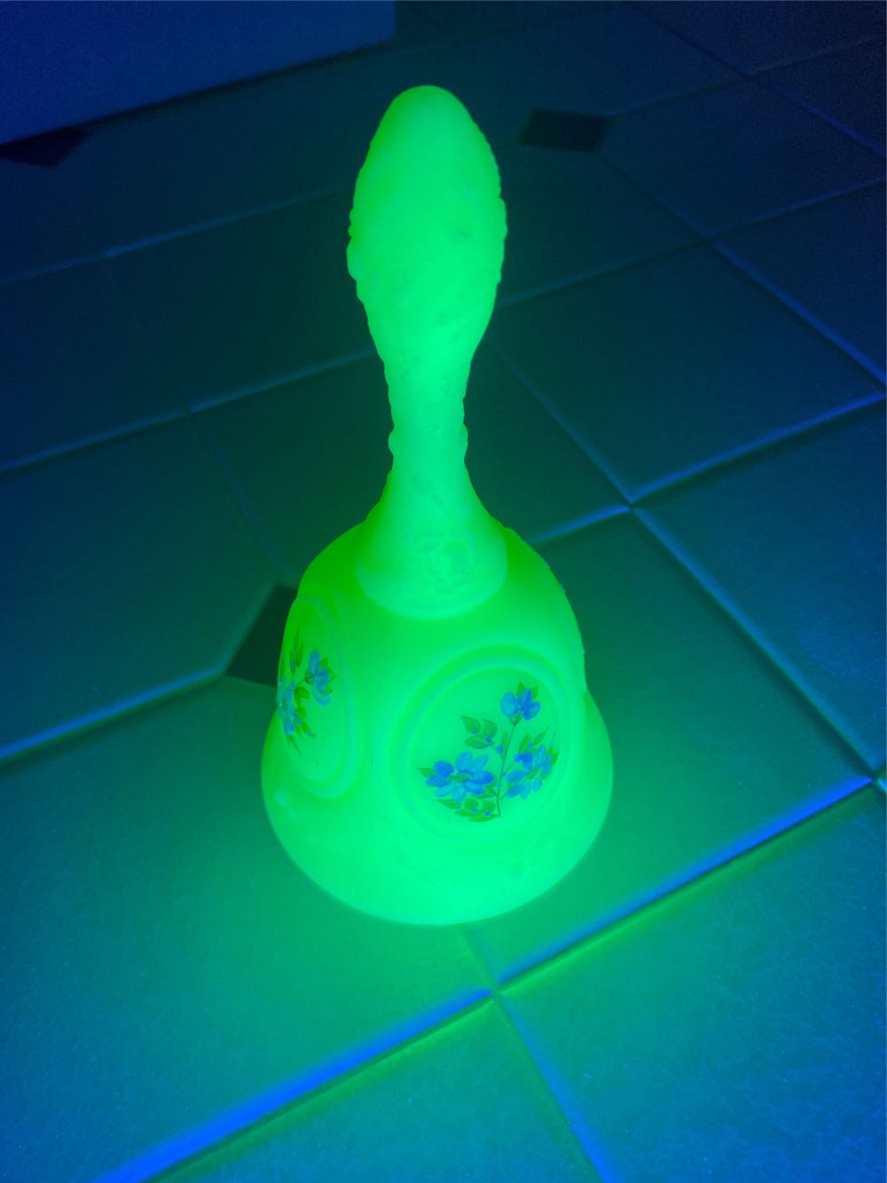 Fenton Bell With White Flowers Custard  ornament collectible - Main Image 4