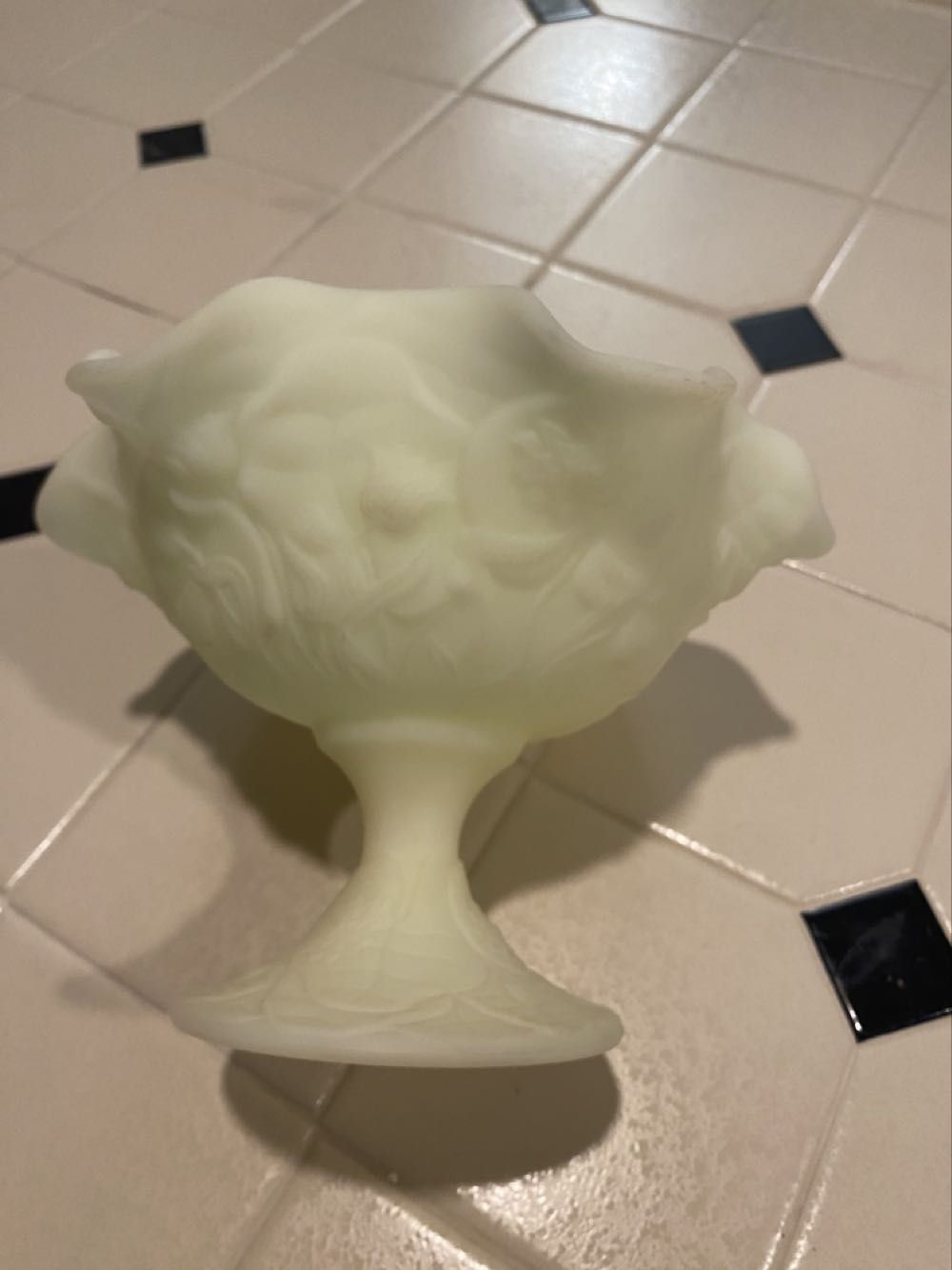 Fenton Water Lily Custard Satin Glass Fluted Compote, Water Lily  ornament collectible - Main Image 2