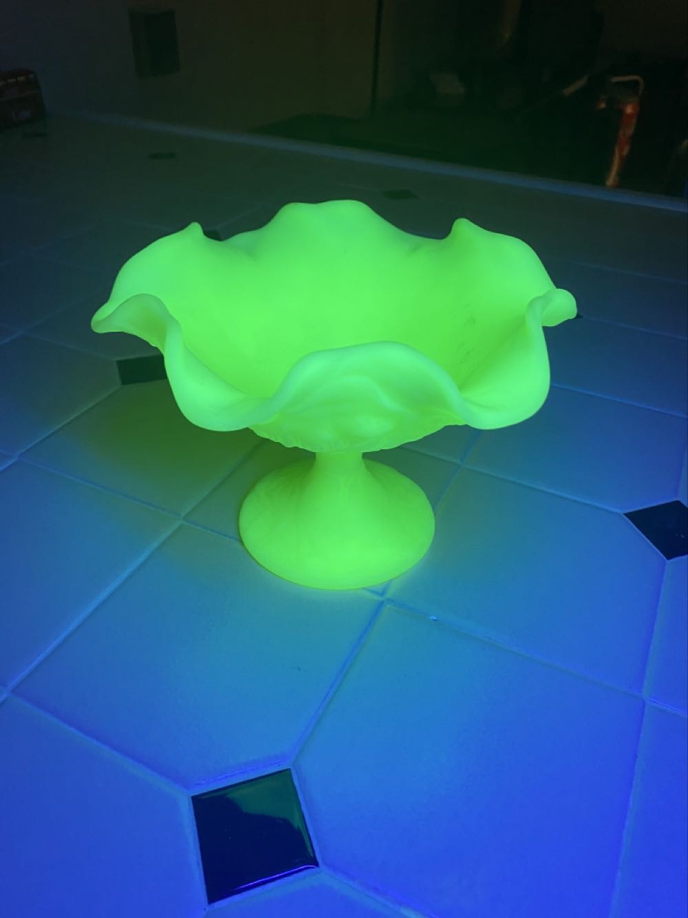 Fenton Water Lily Custard Satin Glass Fluted Compote, Water Lily  ornament collectible - Main Image 4