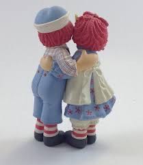 Raggedy Ann & Andy - Holiday Hug - Raggedy Ann & Andy (Pop Culture) ornament collectible [Barcode 015012817898] - Main Image 4