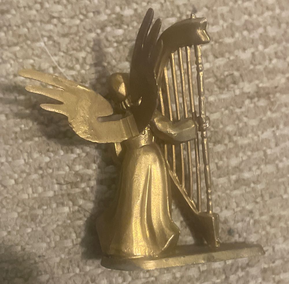 Commodore - Golden Angels Musicians - Angel Playing Harp - Angel (Music) ornament collectible - Main Image 2
