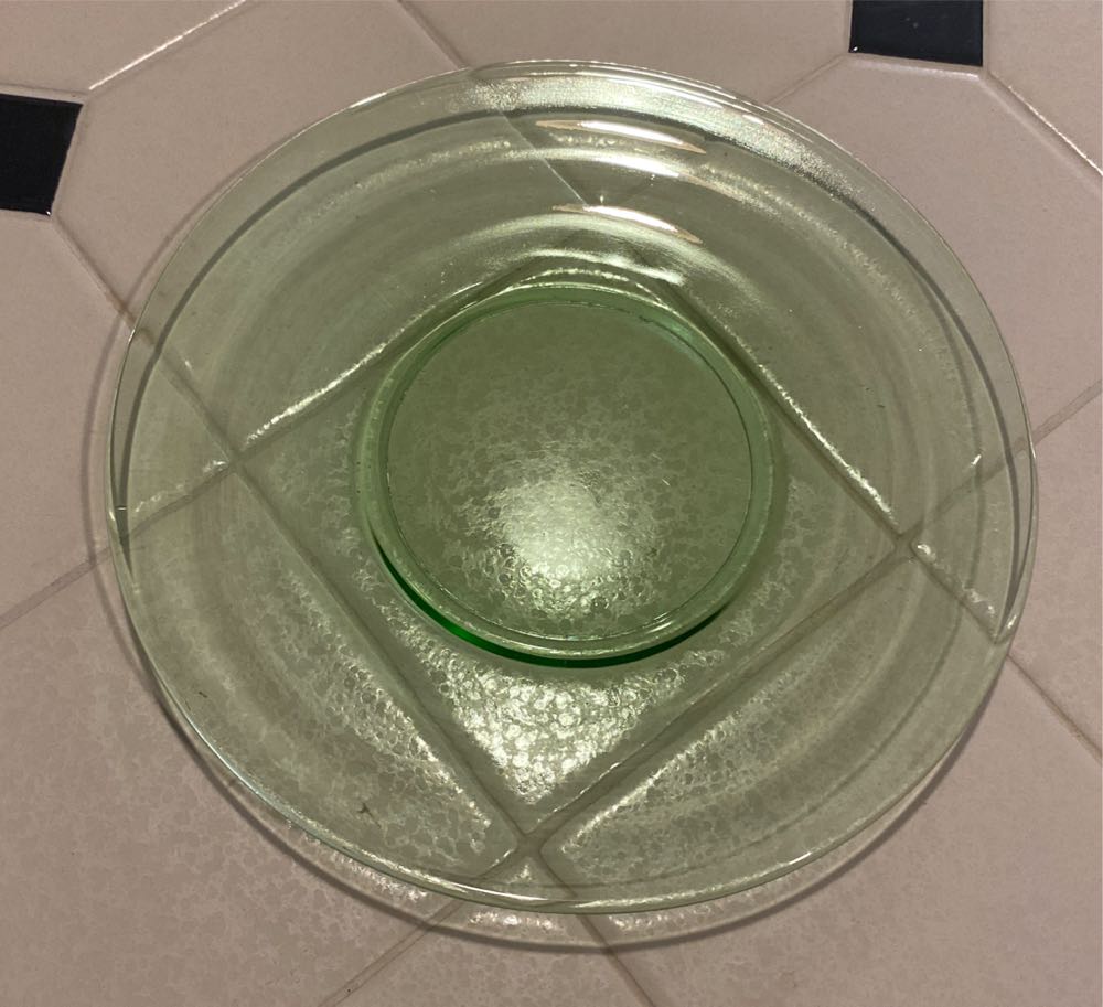 Unk Uranium Glass Plate 8.25”  ornament collectible - Main Image 2