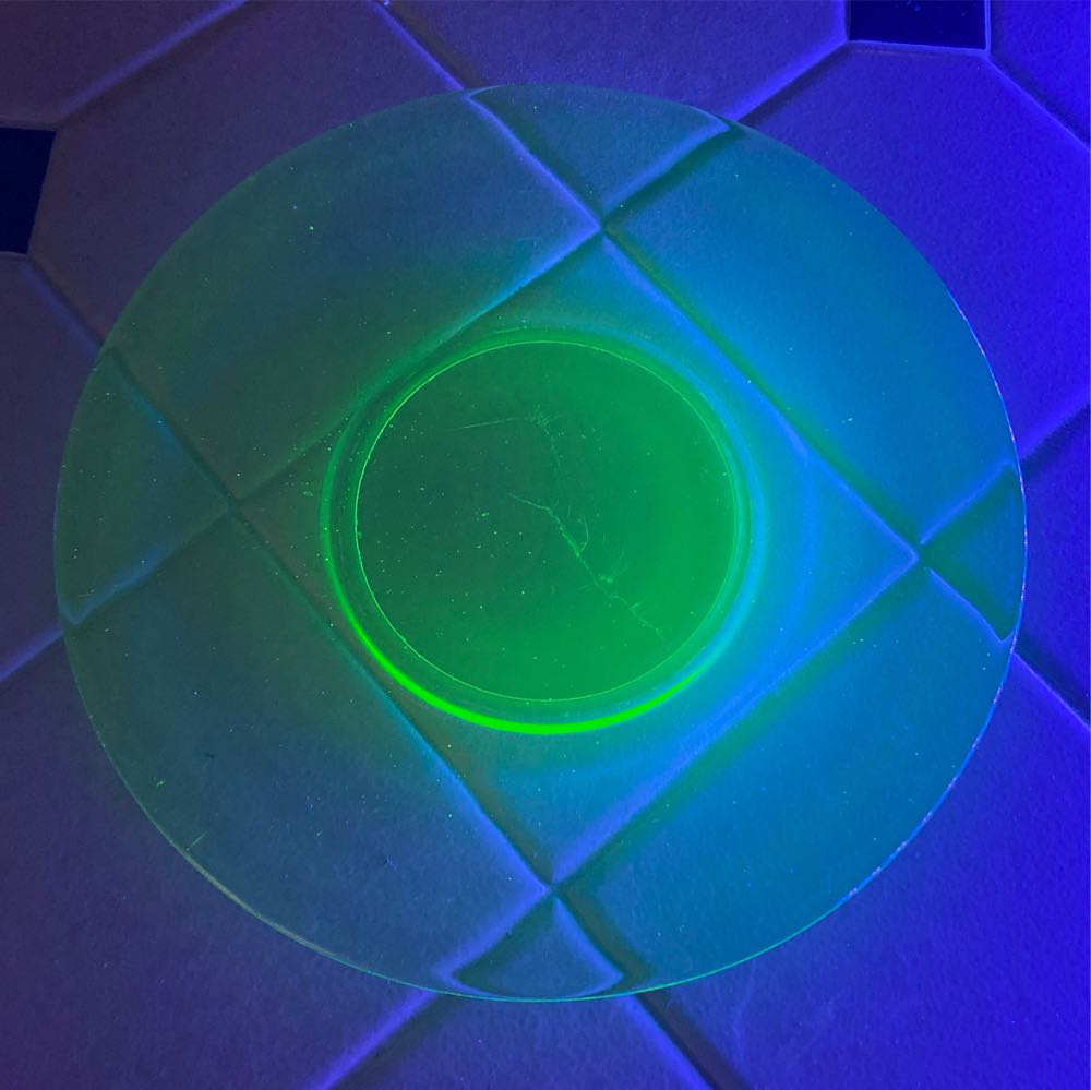 Unk Uranium Glass Plate 8.25”  ornament collectible - Main Image 3