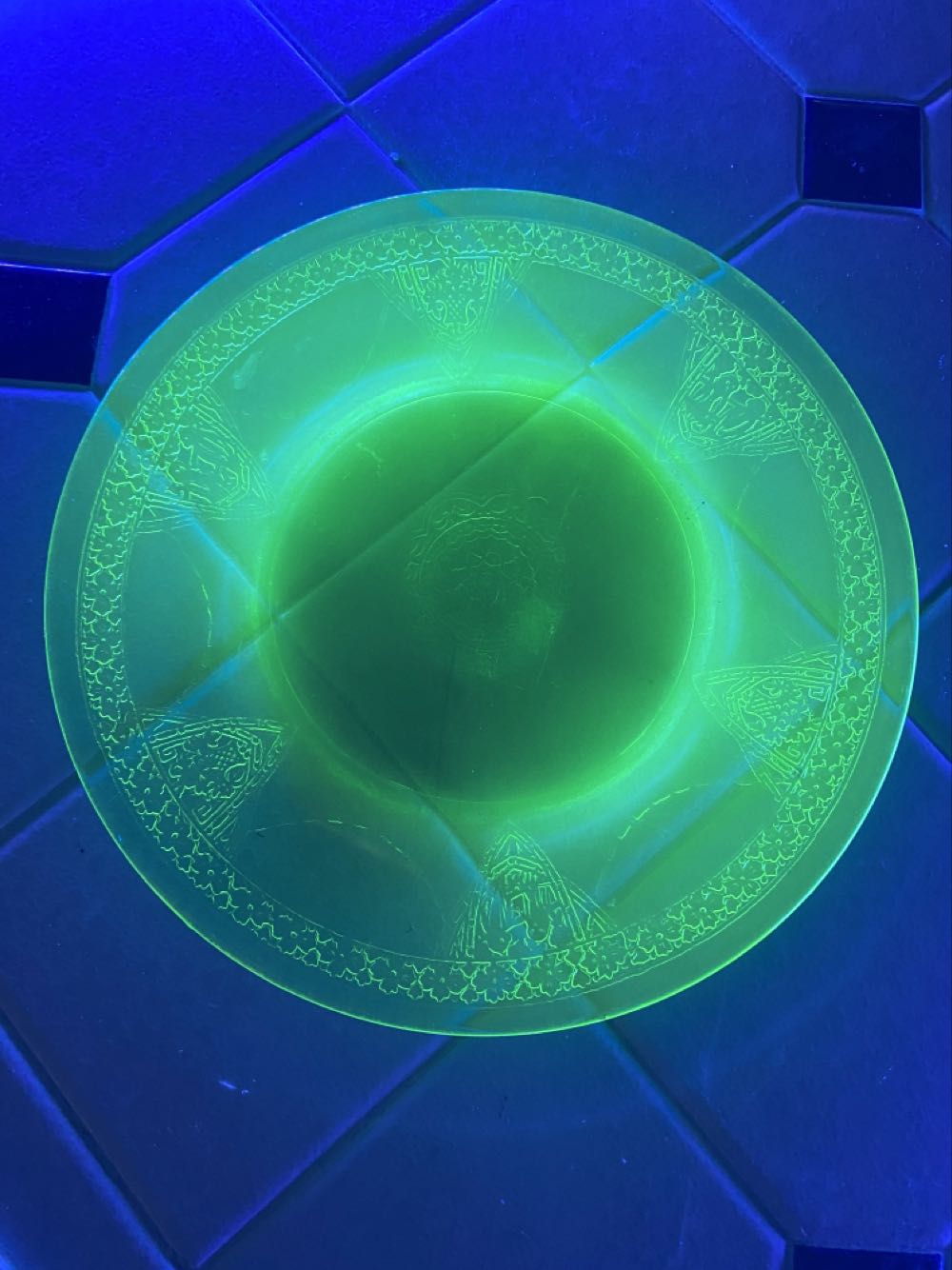 Federal Glass Georgian Lovebird Pattern 8.5” Salad Plate  ornament collectible - Main Image 3