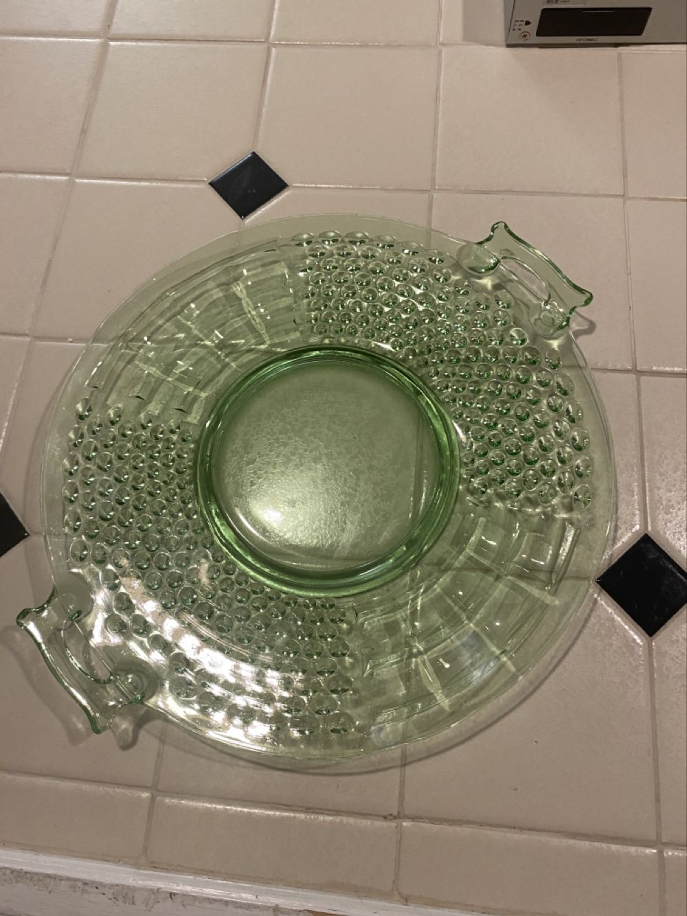 Liberty Works American Pioneer Green Glass Egg Harbor Plate with Handles  ornament collectible - Main Image 2