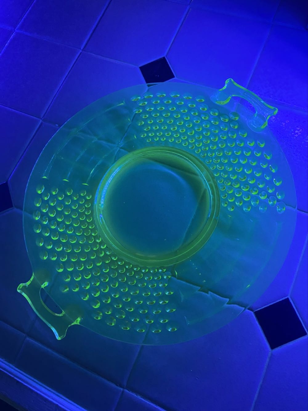 Liberty Works American Pioneer Green Glass Egg Harbor Plate with Handles  ornament collectible - Main Image 3