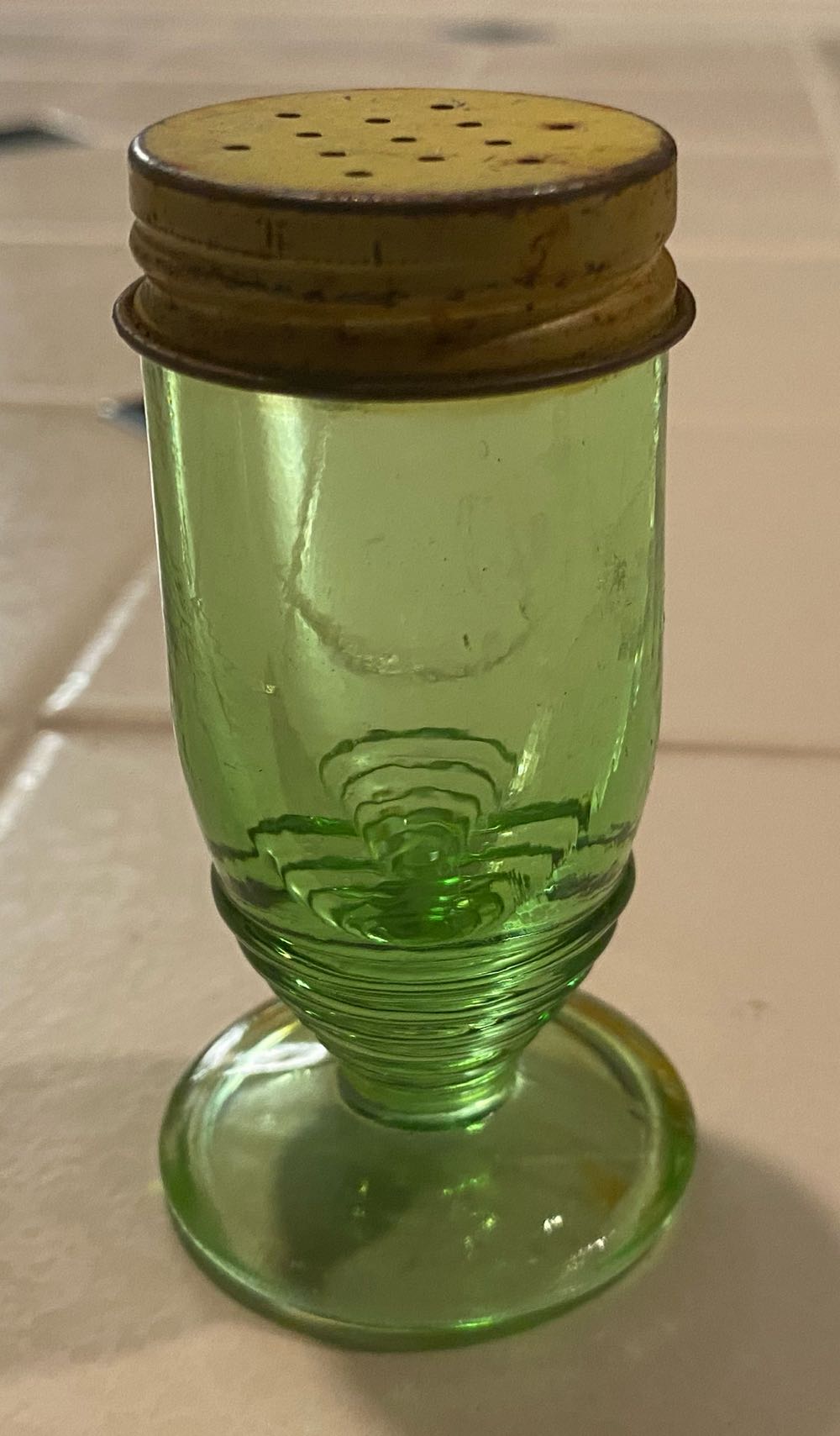 Unk Uranium Glass Salt Shaker  ornament collectible - Main Image 2