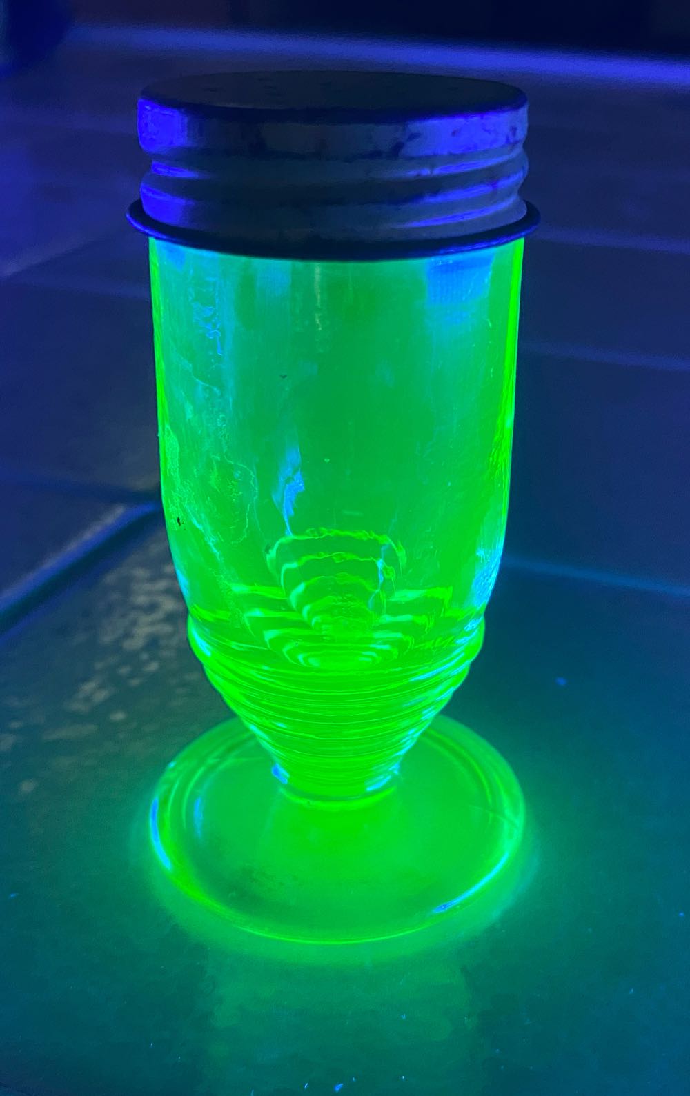 Unk Uranium Glass Salt Shaker ornament collectible - Main Image 3