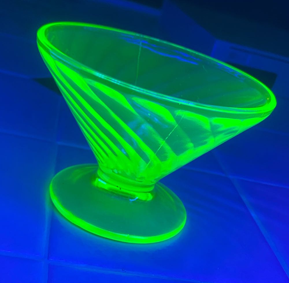 Anchor Hocking Dessert Bowl Spiral  ornament collectible - Main Image 4