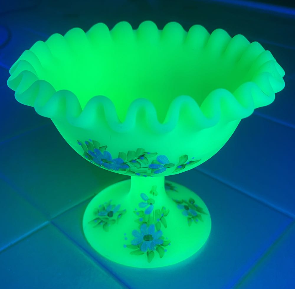 Fenton Uranium Satin Custard Glass Compote, Candy Dish, Ruffled Pedestal Dish, Hand Painted Textured Daisies  ornament collectible - Main Image 3