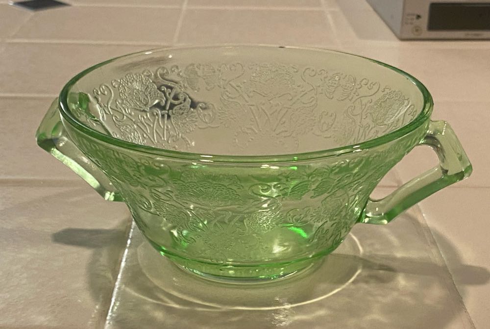 Anchor Hocking Florentine uranium glass soup bowl  ornament collectible - Main Image 2