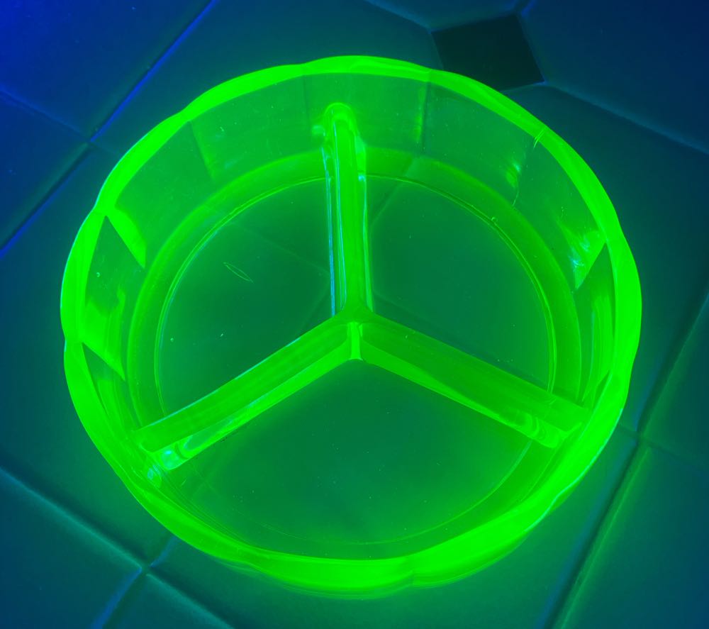 Unk Uranium Glass Divided Reliah Tray 3 Segments  ornament collectible - Main Image 3