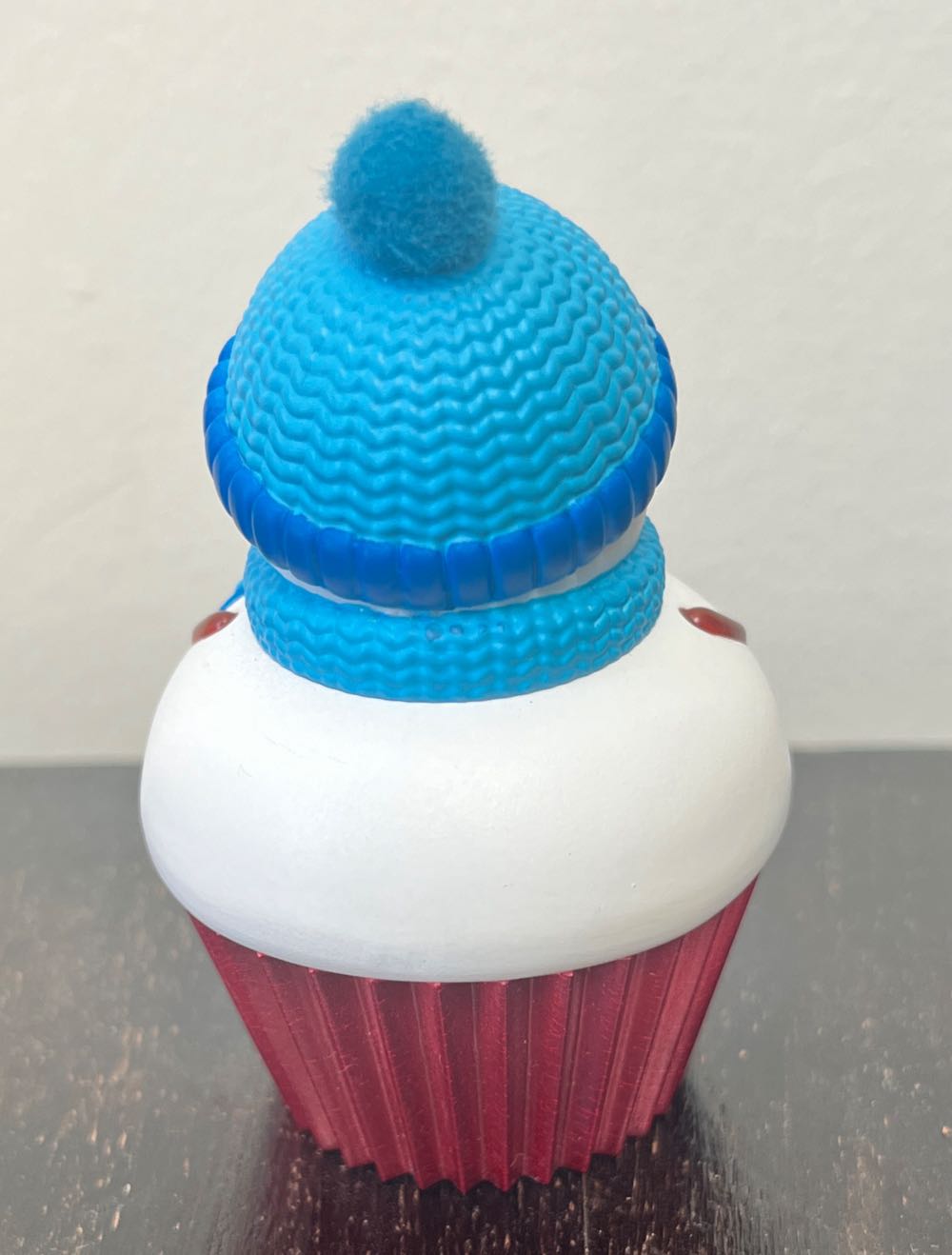 Dad Cupcake - Family (Sweets) ornament collectible [Barcode 763795794805] - Main Image 2