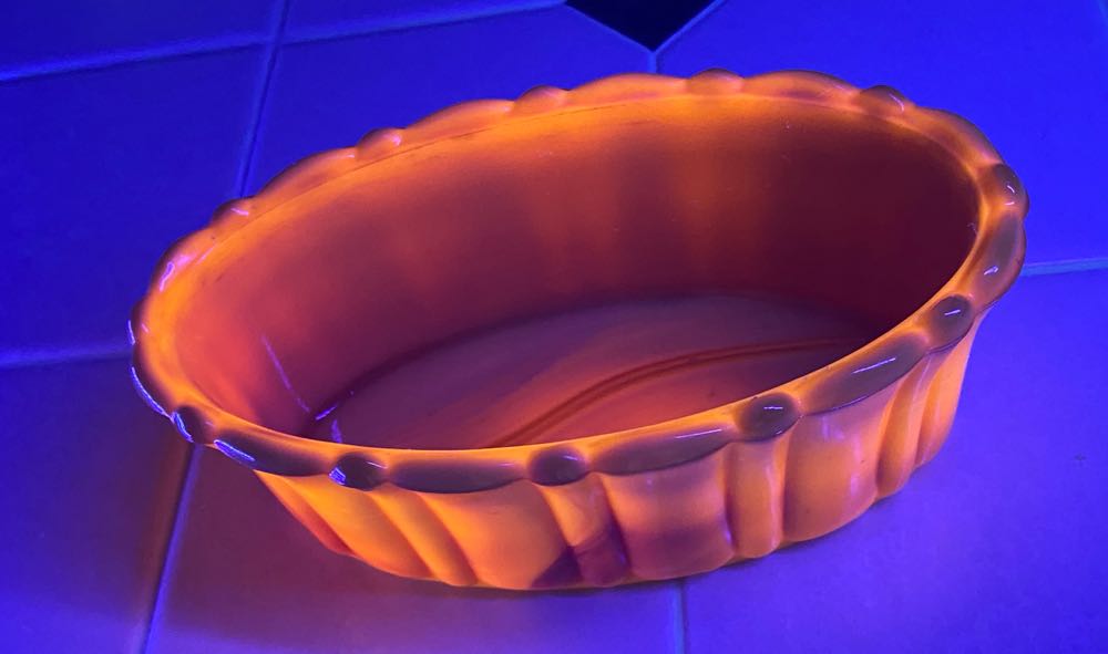 Akro Agate Orange Slag Glass Small Oval Planter No. 654  ornament collectible - Main Image 3