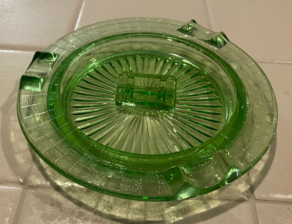 Hazel Atlas Round Ashtray Checkerboard Pattern Starburst Base with Matchbox Holder  ornament collectible - Main Image 2