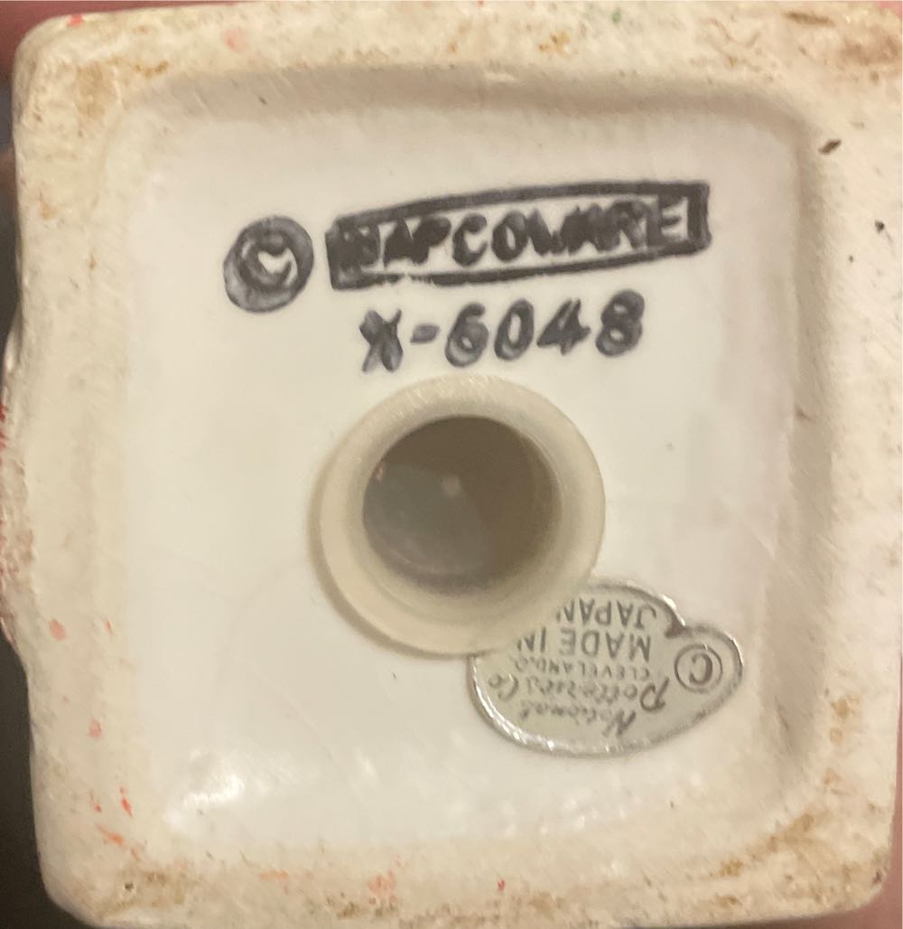 NAPCO - Christmas Cherub - Salt Shaker - X-6048 - Cherub (Salt & Pepper Shakers) ornament collectible - Main Image 2