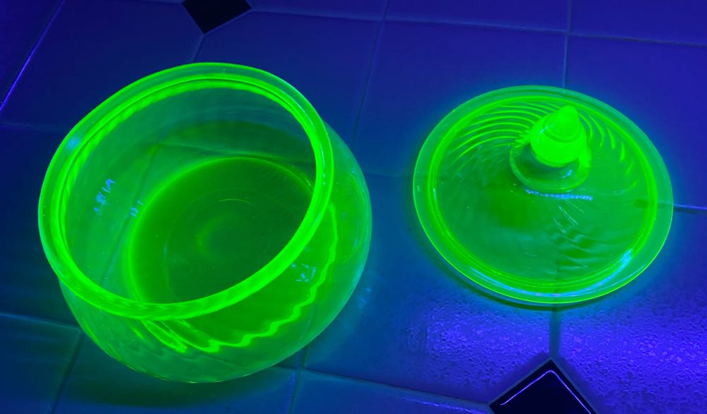 Hocking Glass Spiral Pattern Preserve / Condiment Server  ornament collectible - Main Image 3