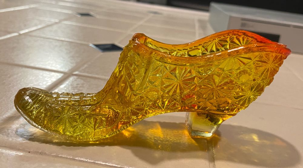 Fenton Daisy & Button Pattern Glass Slipper Shoe Amber High Heel  ornament collectible - Main Image 4