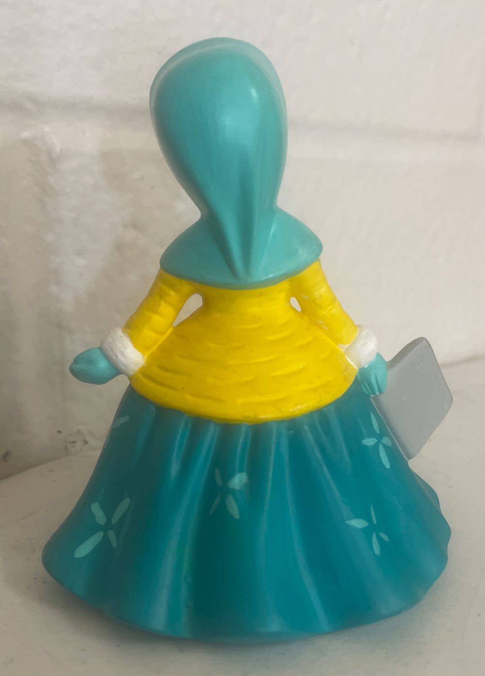 Ceramic - Holland - Carolers - Girl With Hymnal - #687 - Carolers (Ceramic) ornament collectible - Main Image 2