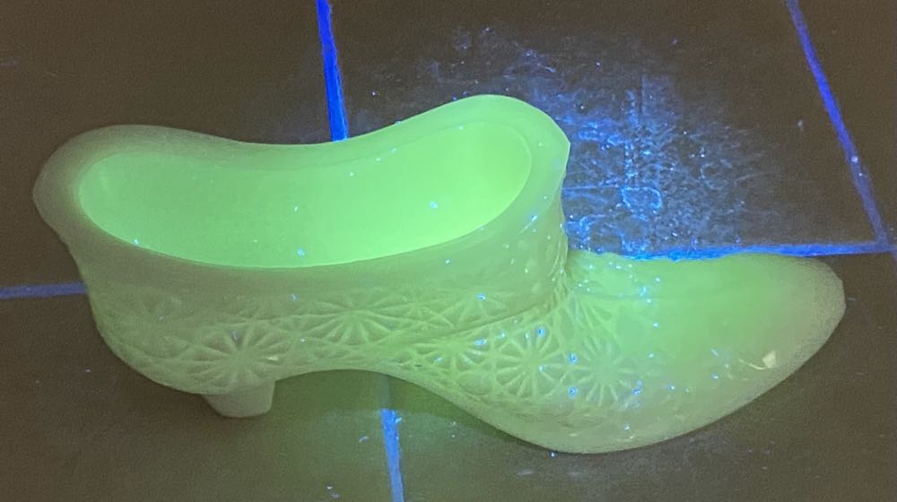 Hummingbird-Large White Snowflake