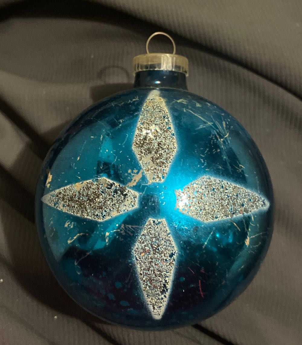 Lanissa - D.G.M.3 - Round - Blue, White, Mika - Stencil (Round) ornament collectible - Main Image 2