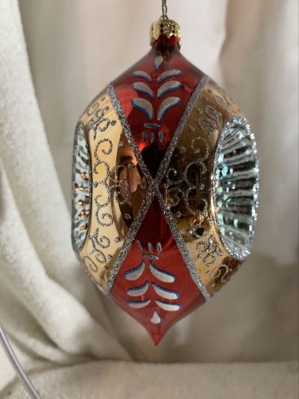 Sultan’s Treasure, Red - Fantasia (Christmas Tree Ornament) ornament collectible - Main Image 2