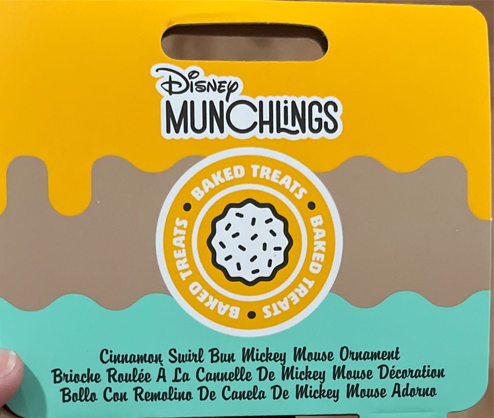 Cinnamon Swirl Bun Mickey Mouse - Disney (Munchlings) ornament collectible [Barcode 465064878710] - Main Image 3