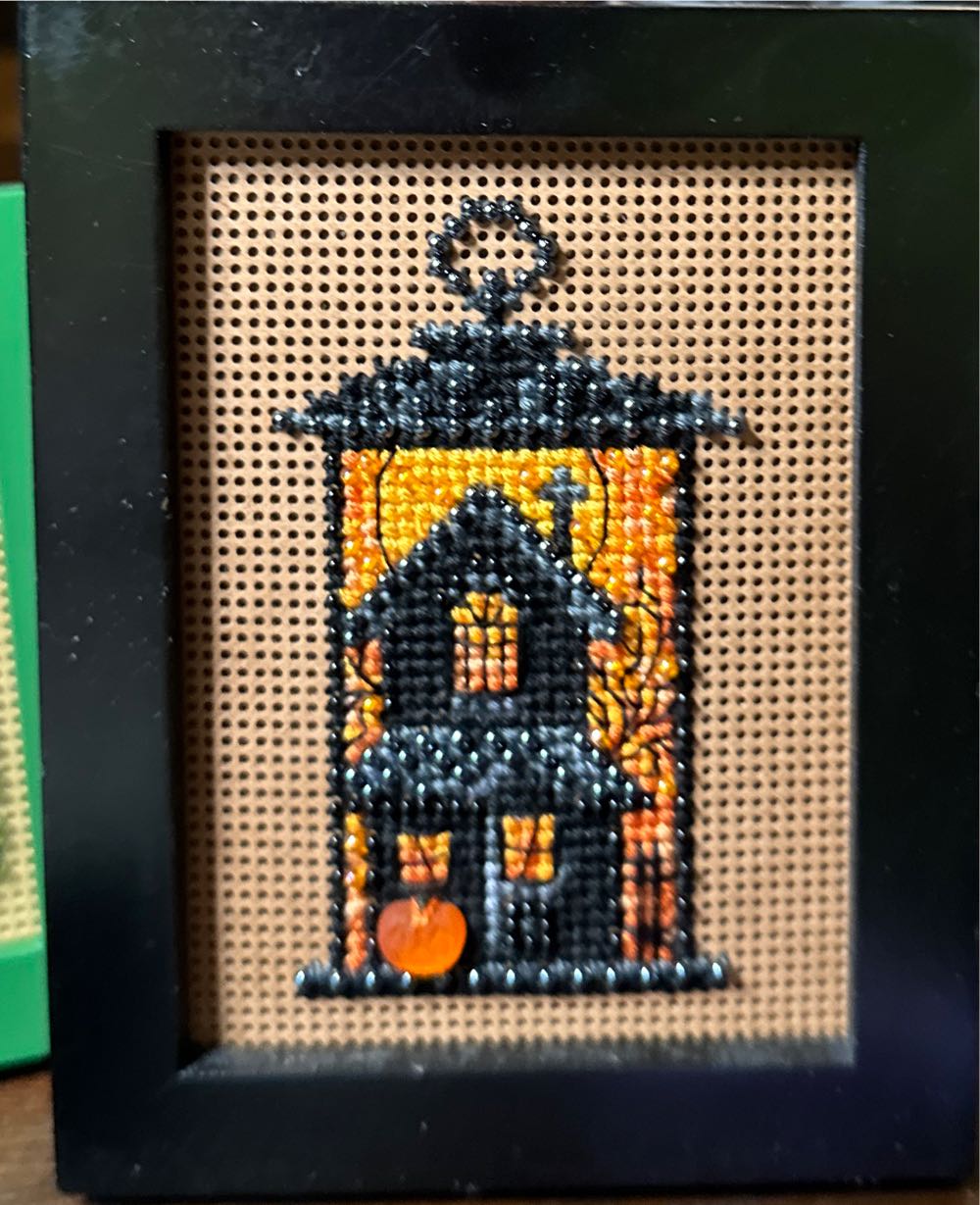 Moonstruck Manor Beaded Counted Cross Stitch Ornament Kit Mill Hill Autumn Harvest Mh181923  ornament collectible [Barcode 098063114536] - Main Image 2