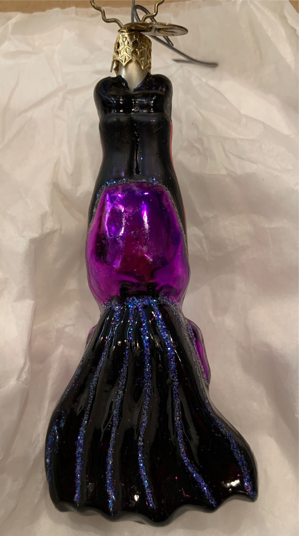 Just Hanging Out  (Halloween) ornament collectible - Main Image 2