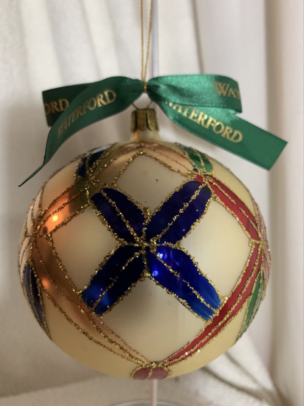 Enesco Tails With Heart Crayola Imagine In Color Mouse Holding Crayon Figurine 2.05 Inch Multicolor